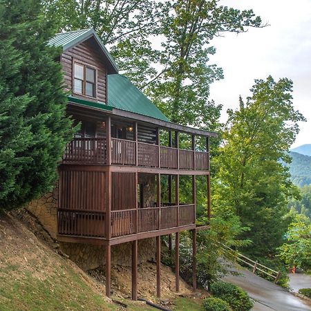 Komfy Kozy, 3 Bedrooms, Sleeps 10, Views, Game Room, Pool Access, WiFi Gatlinburg Zewnętrze zdjęcie