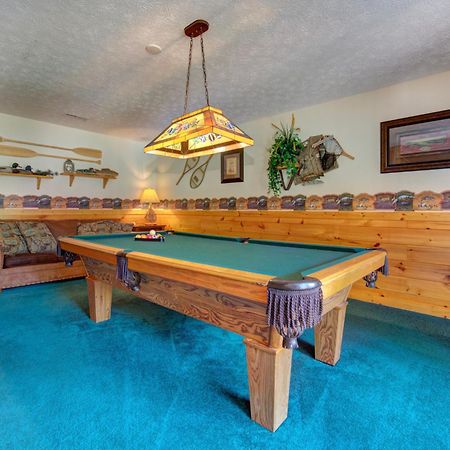 Komfy Kozy, 3 Bedrooms, Sleeps 10, Views, Game Room, Pool Access, WiFi Gatlinburg Zewnętrze zdjęcie