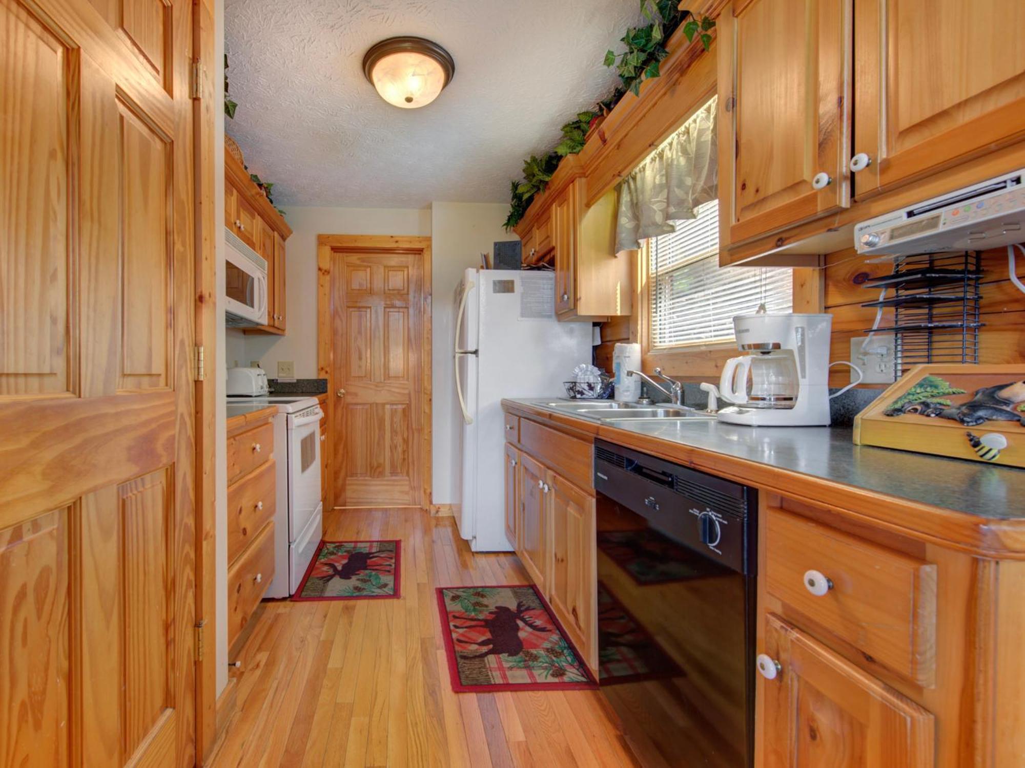 Komfy Kozy, 3 Bedrooms, Sleeps 10, Views, Game Room, Pool Access, WiFi Gatlinburg Zewnętrze zdjęcie