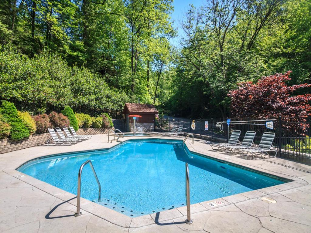 Komfy Kozy, 3 Bedrooms, Sleeps 10, Views, Game Room, Pool Access, WiFi Gatlinburg Zewnętrze zdjęcie