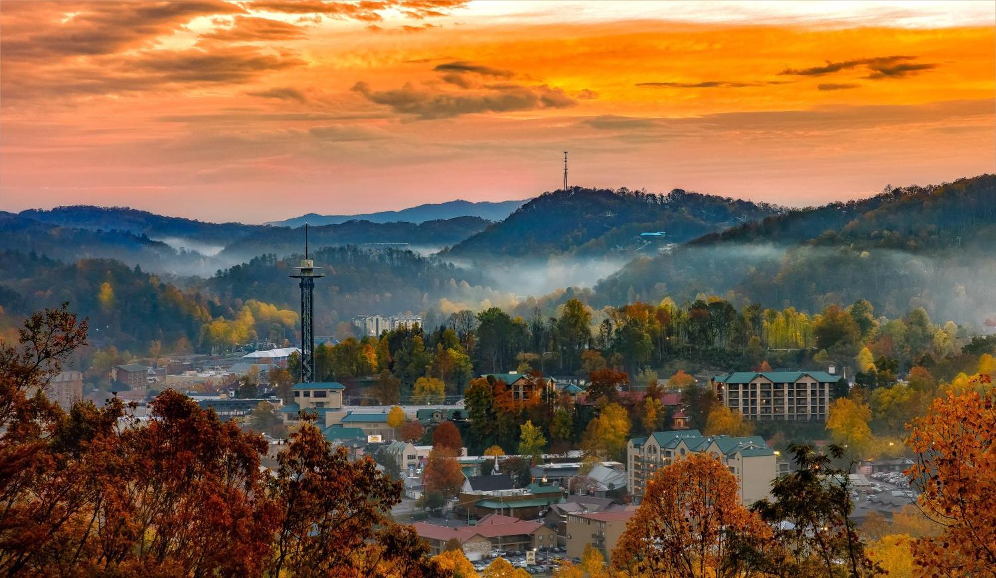 Komfy Kozy, 3 Bedrooms, Sleeps 10, Views, Game Room, Pool Access, WiFi Gatlinburg Zewnętrze zdjęcie
